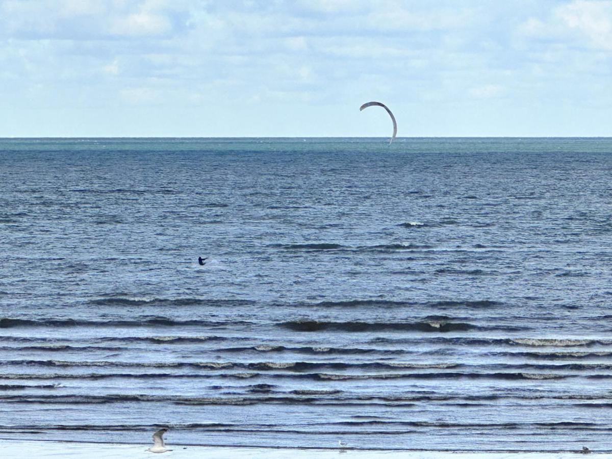 La Plage - Appartement Vue Mer Courseulles-sur-Mer Kültér fotó