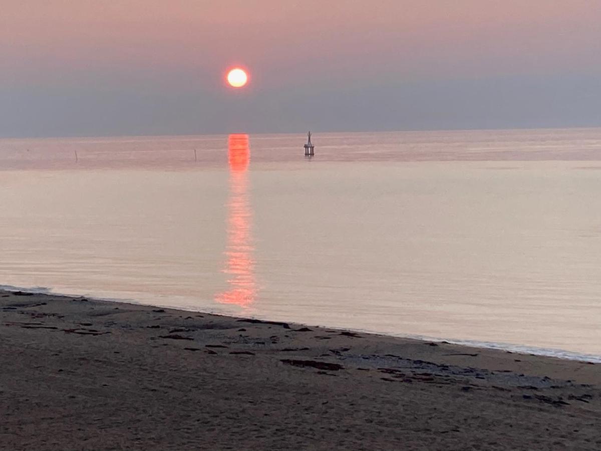 La Plage - Appartement Vue Mer Courseulles-sur-Mer Kültér fotó